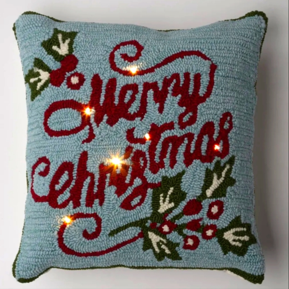 Light Up w/timer MERRY CHRISTMAS 18x18 Hooked Throw Pillow